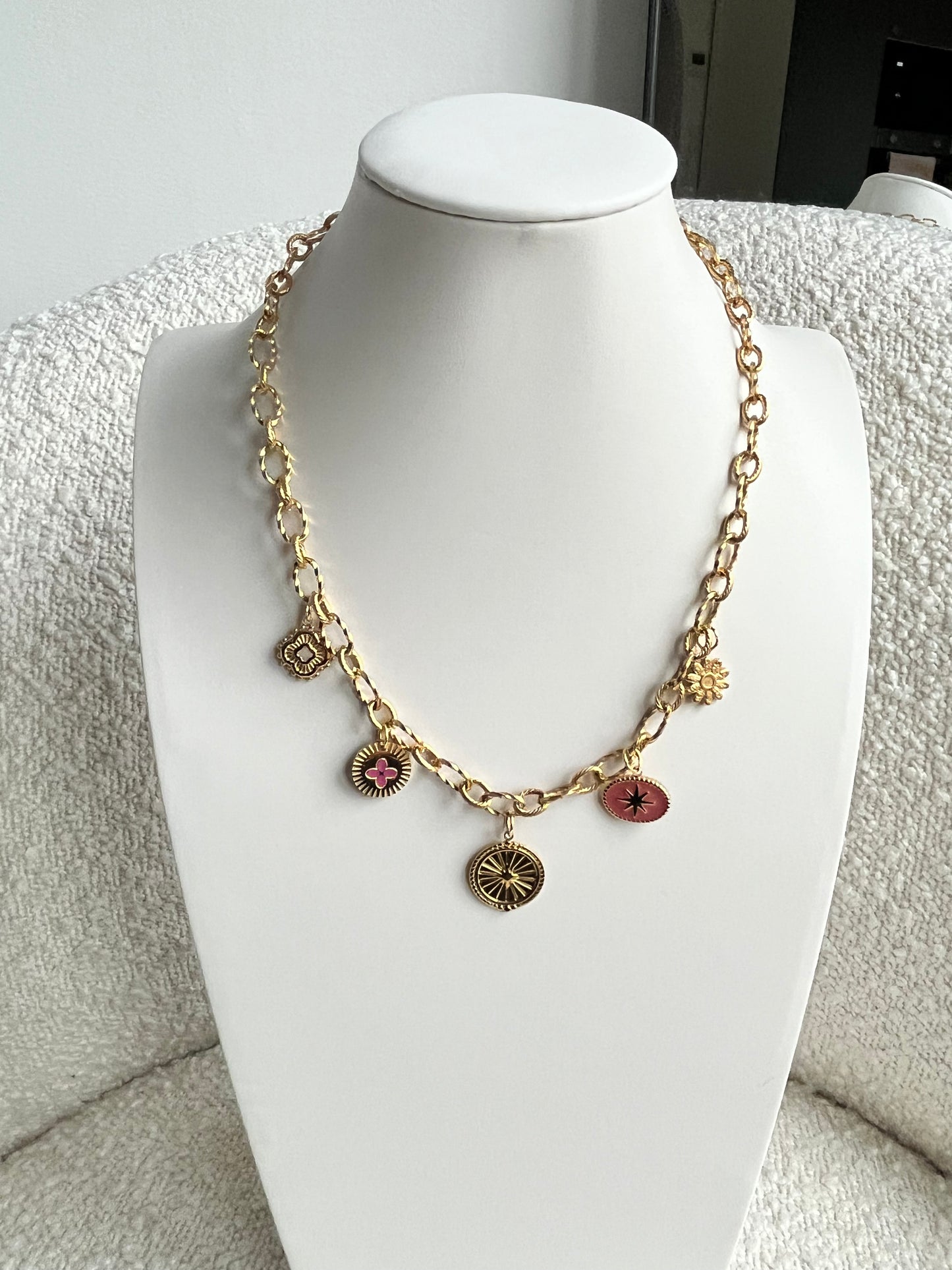 Collier étoile rose