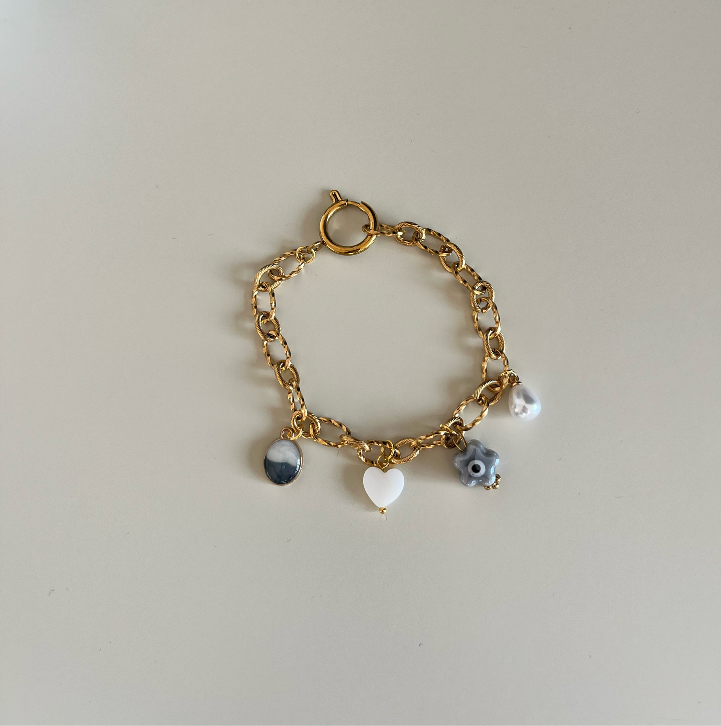 Bracelet œil gris