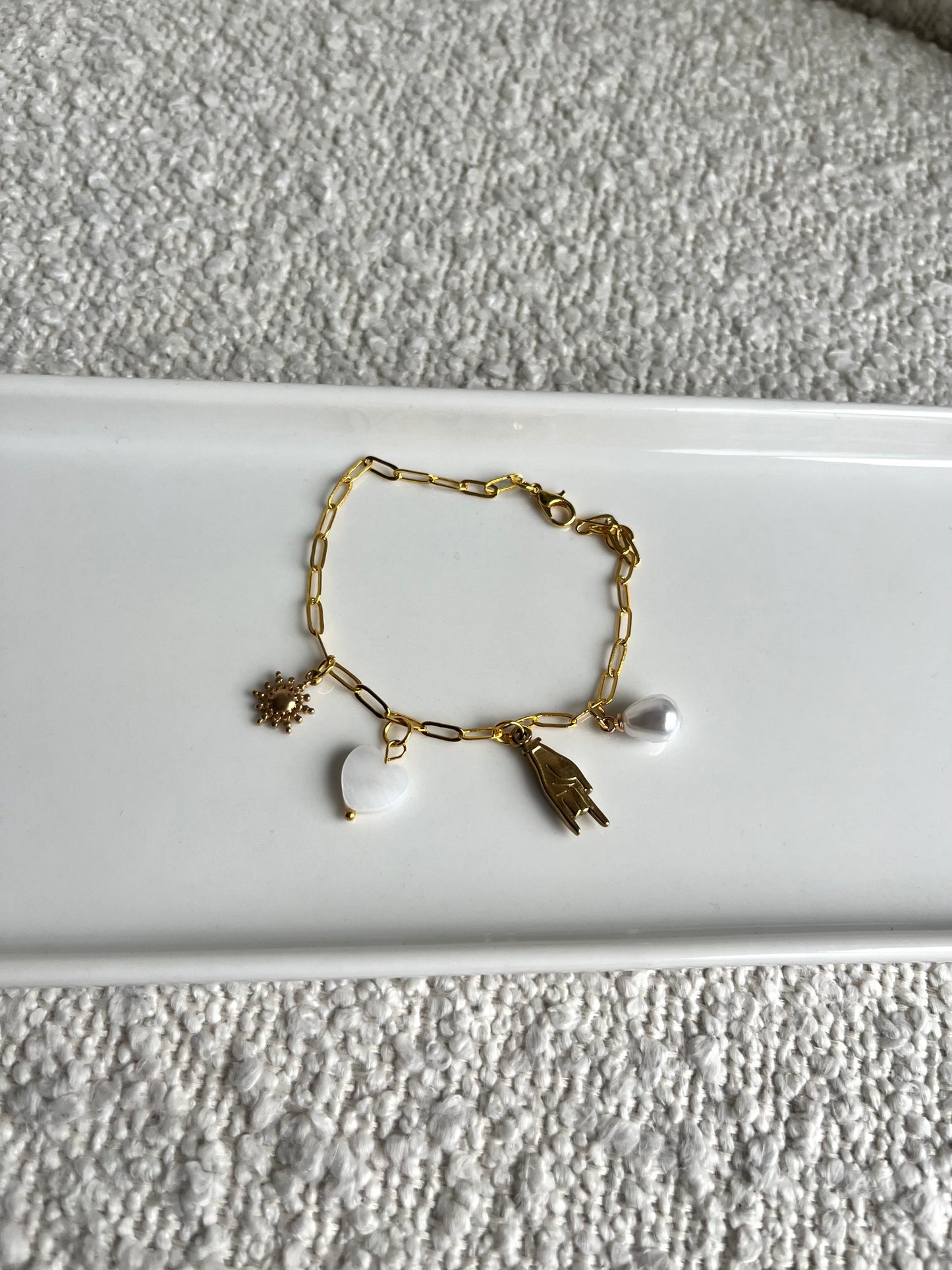 Bracelet main doré