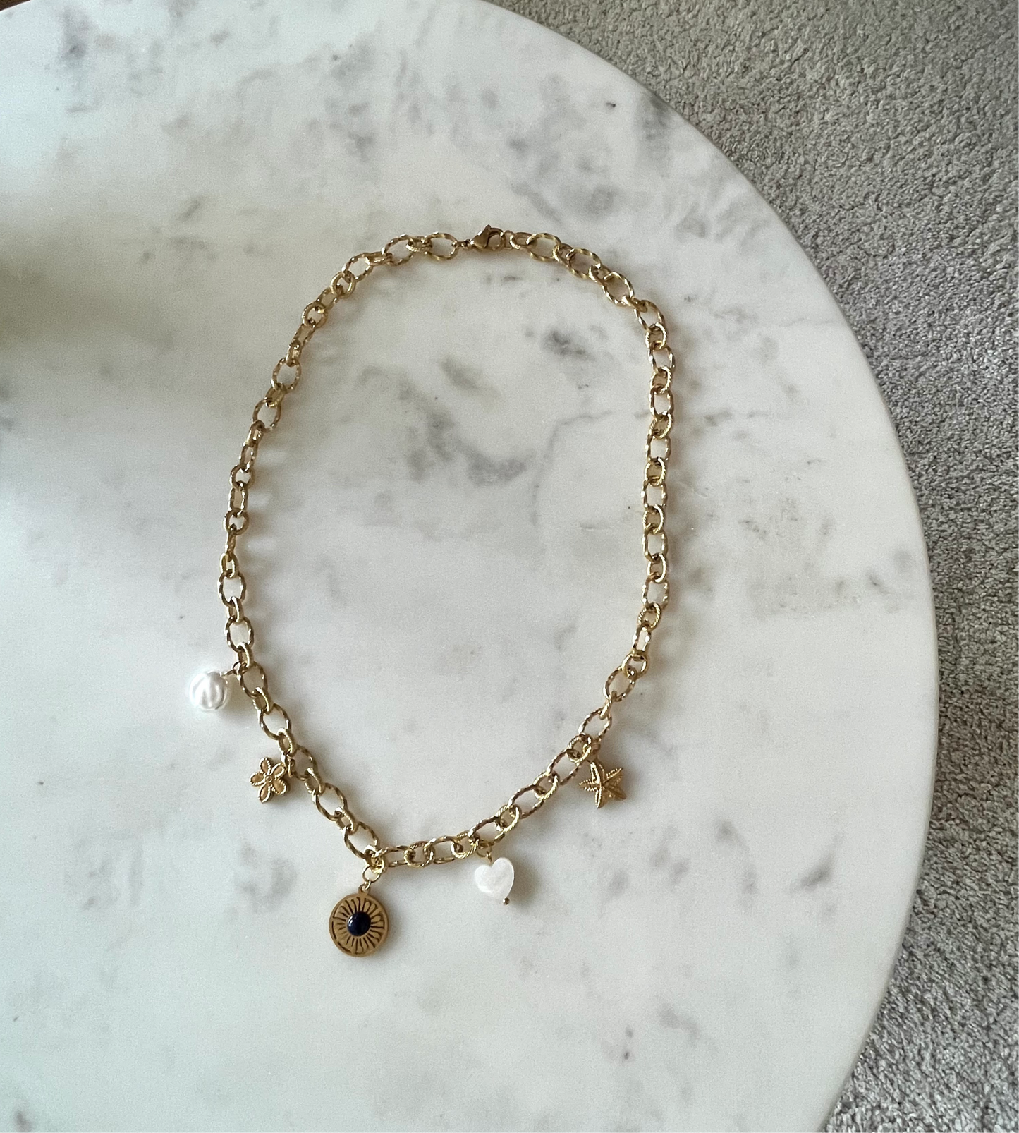 Collier nuit dorée