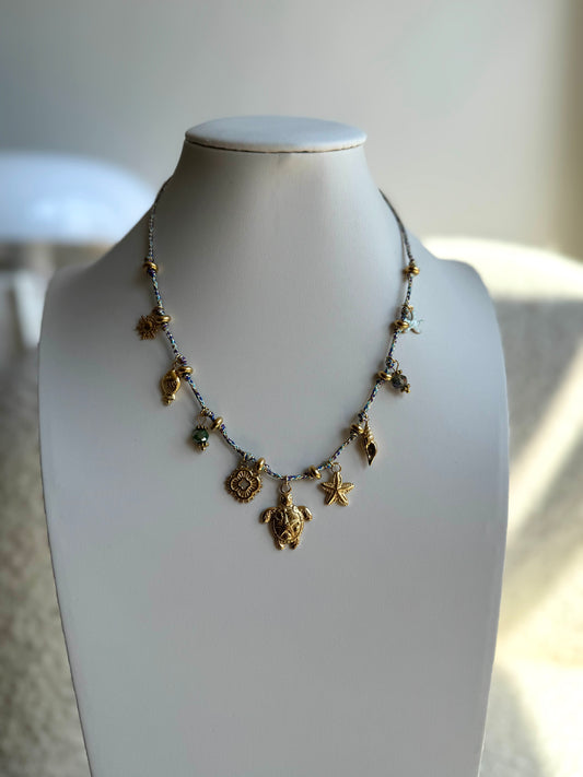 Collier bohemian bleu foncé