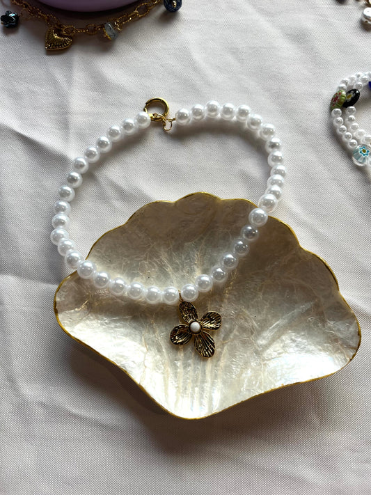 Collier en perles fleur