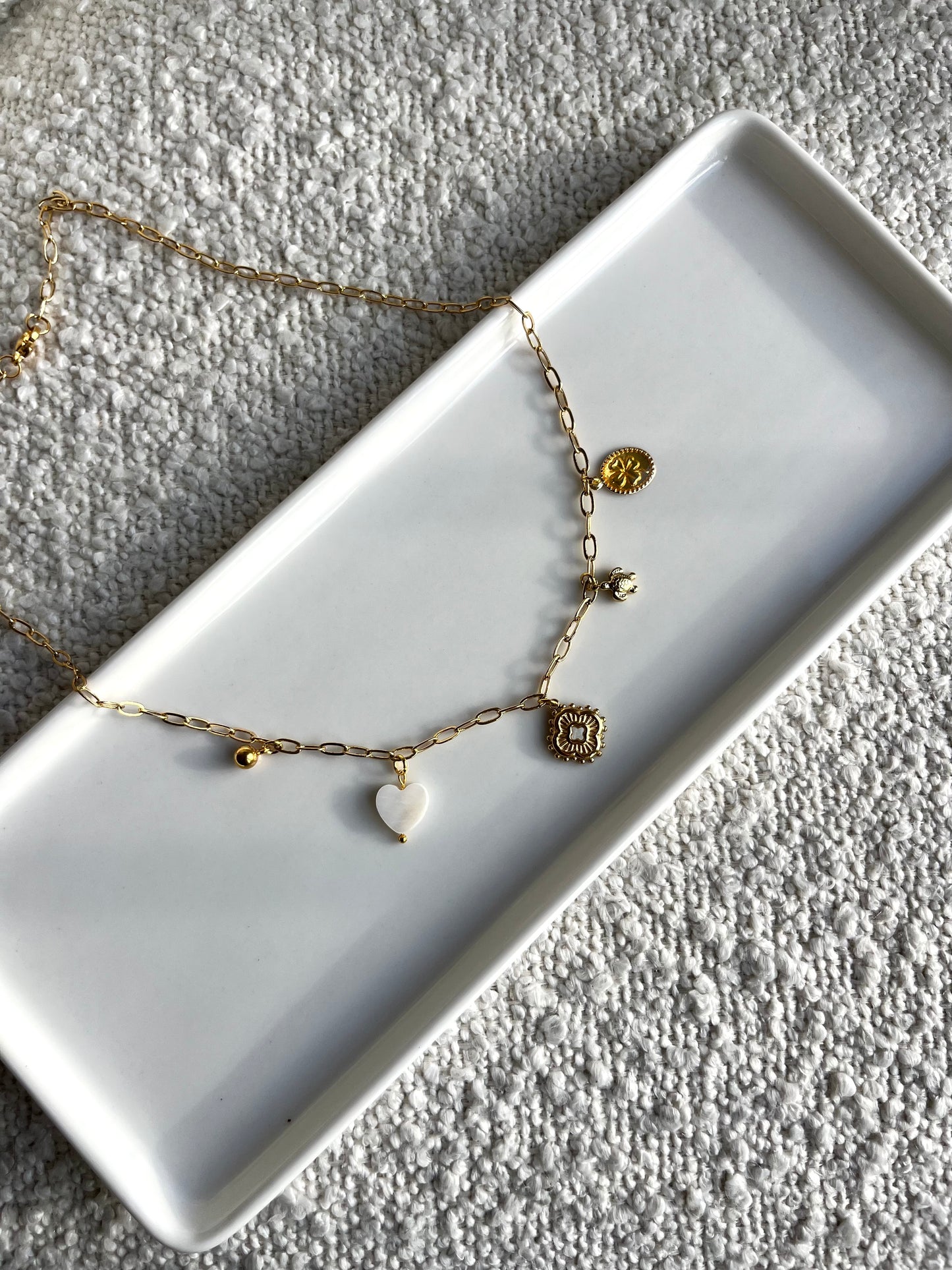 Collier trèfle blanc