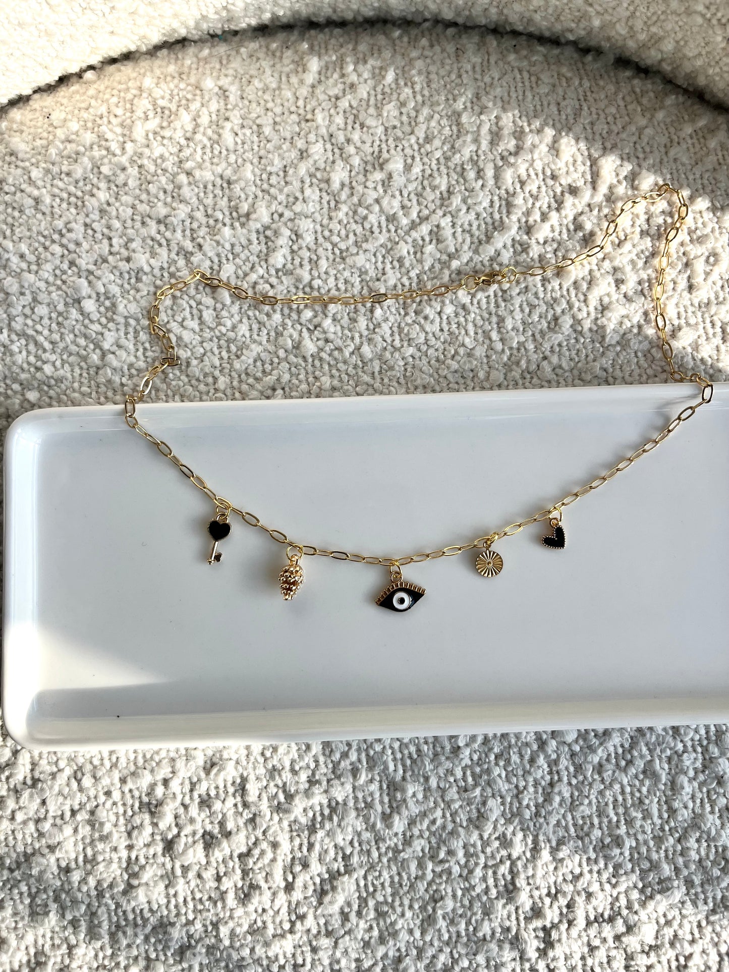 Collier œil noir
